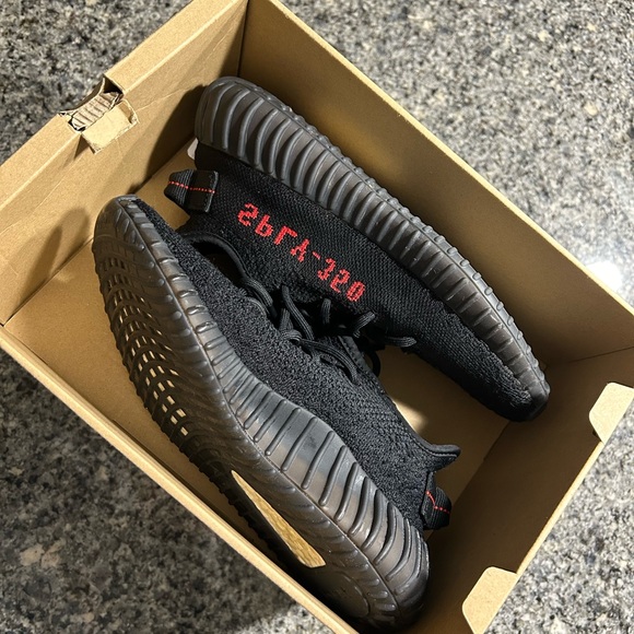 Yeezy boost 350 V2 “Bred” - Picture 7 of 7